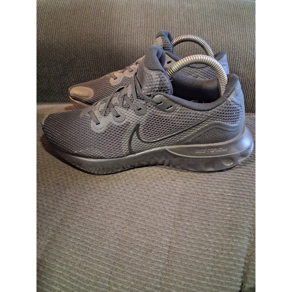 Nike Renew‎ Run Triple Black Athletic Running Shoes Women's Size 9 Sneakers